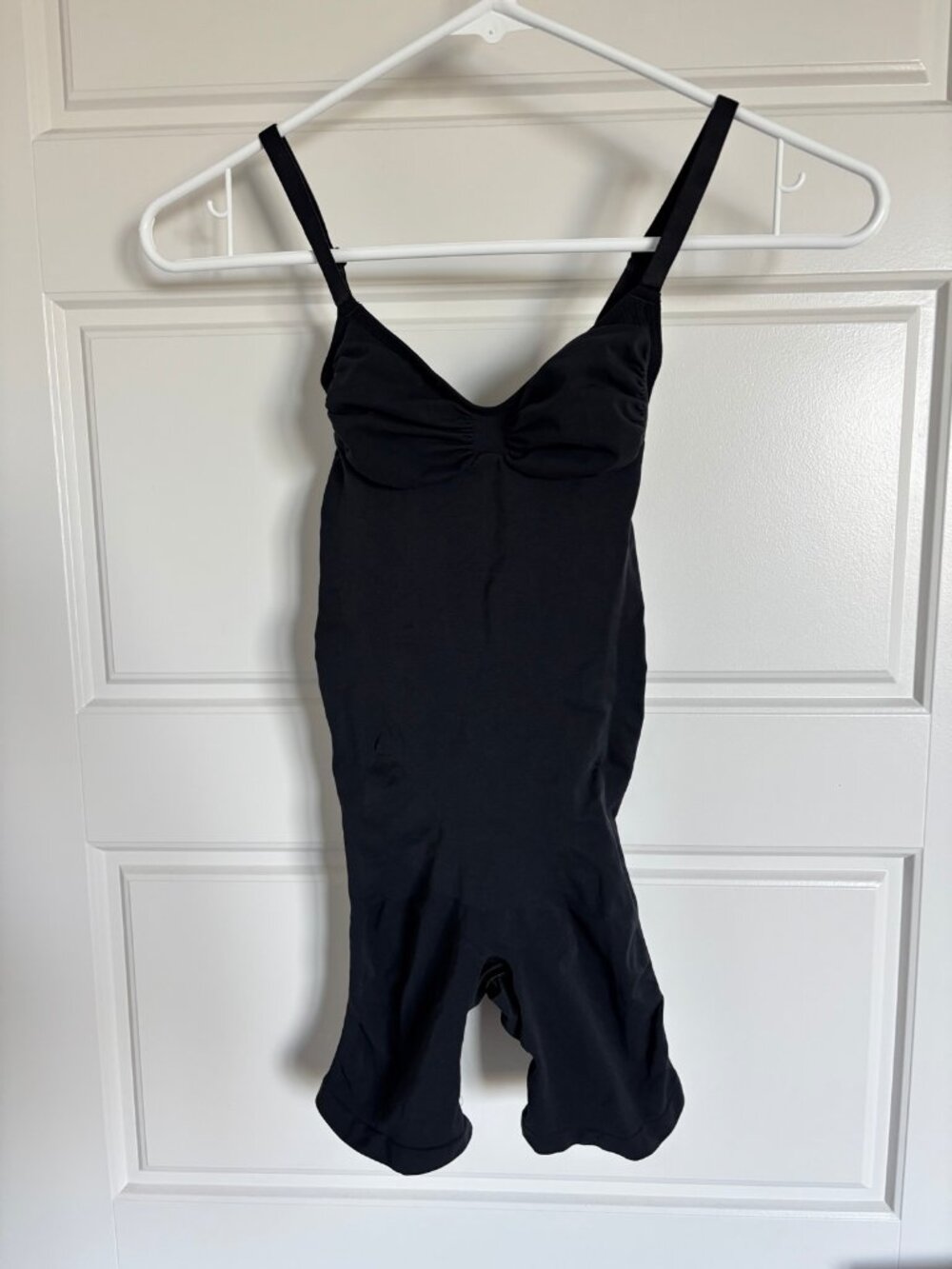 SKIMS Seamless Sculpt Mid Thigh Bodysuit Black Onyx Size M